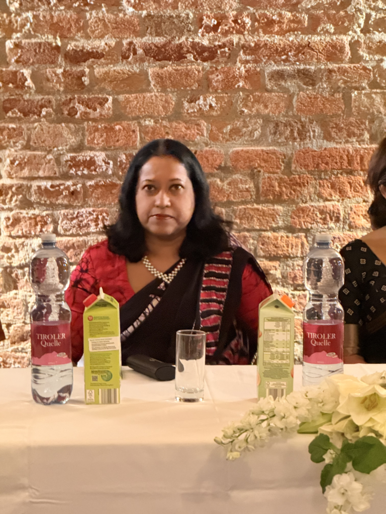 SLCC Welcomes Her Excellency Ambassador Dayani Mendis img 3827